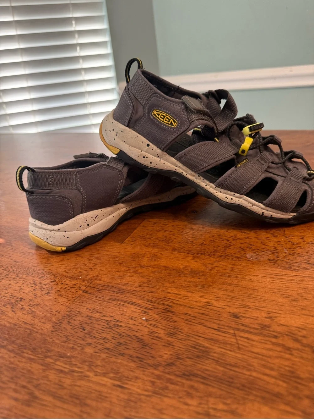 KEEN Newport H2 Kids Size 5 Youth Hiking Water Sandals Gray Yellow